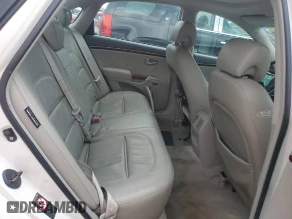 2007 Hyundai Azera SE с VIN KMHFC46F47A216700, выставлен на аукционе Copart как лот 64715524 с пробегом 117 819 миль миль и Списание • Salvage title. История ставок и продаж доступна на DreamBid. Изображение 10.