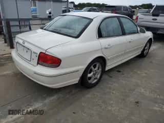 2005 Hyundai Sonata GLS z VIN KMHWF35H05A177508, wystawiony jako Copart lot #73984054 z przebiegiem 19 870 mil mil oraz Szkoda całkowita • Salvage title. Historia ofert i sprzedaży dostępna na DreamBid. Obrazek 3.