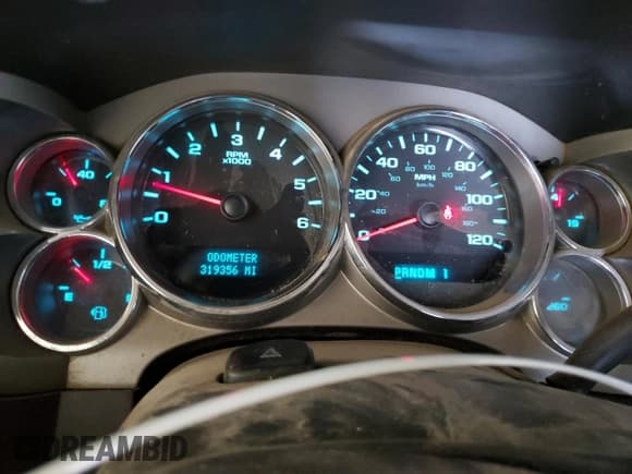 ✅ 2009 Chevrolet Silverado 2500HD LT • VIN: 1GCHK59K59E138762 • Лот: 85132365. Опубликован ранее на Copart с пробегом 319 356 миль. Бесплатный доступ к архиву аукционных продаж из США и подробный отчёт об истории автомобиля на DreamBid. Изображение 9.