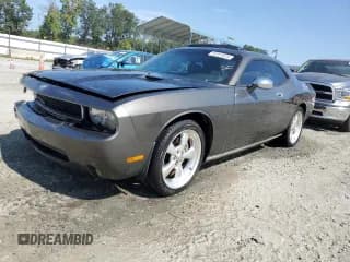 ✅ 2009 Dodge Challenger R/T • VIN: 2B3LJ54T09H511097 • Lot: 68181824. Wystawiony na Copart z przebiegiem 182 596 mil. Bezpłatny archiwum sprzedaży aukcyjnych z USA i szczegółowy raport historii pojazdu na DreamBid. Zdjęcie 1.