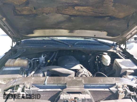 ✅ 2006 Chevrolet Silverado 2500HD Work Truck • VIN: 1GCHC23U06F122366 • Lot: 43701699. Wystawiony na IAAI z przebiegiem 330 993 mil. Bezpłatny archiwum sprzedaży aukcyjnych z USA i szczegółowy raport historii pojazdu na DreamBid. Zdjęcie 10.