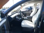 ✅ 2024 Tesla Model Y • VIN: 7SAYGDED0RF102126 • Lot: 43623474. Wystawiony na IAAI z przebiegiem 21 471 mil. Bezpłatny archiwum sprzedaży aukcyjnych z USA i szczegółowy raport historii pojazdu na DreamBid. Zdjęcie 5.