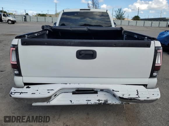 ✅ 2007 Chevrolet Silverado 1500 Work Truck • VIN: 1GCEC14X27Z170442 • Lot: 72950844. Listed on Copart with 213,958 mi. Free auction sales archive from the USA and detailed vehicle history report at DreamBid. Image 6.