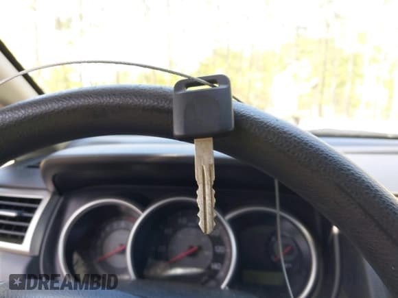 ✅ 2008 Nissan Versa S • VIN: 3N1BC11E08L459840 • Lot: 42556701. Wystawiony na IAAI z przebiegiem 38 686 mil. Bezpłatny archiwum sprzedaży aukcyjnych z USA i szczegółowy raport historii pojazdu na DreamBid. Zdjęcie 11.