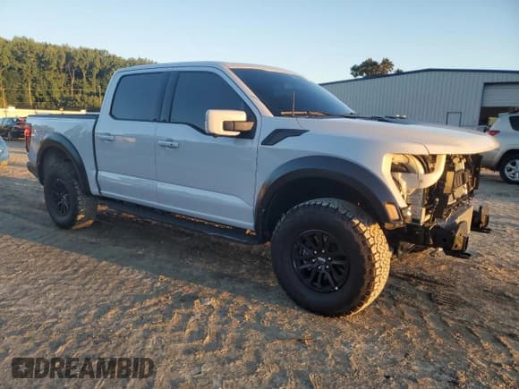 ✅ 2025 Ford F-150 Raptor • VIN: 1FTFW1RG3SFB37187 • Лот: 81330305. Опубликован ранее на Copart с пробегом 844 миль. Бесплатный доступ к архиву аукционных продаж из США и подробный отчёт об истории автомобиля на DreamBid. Изображение 4.