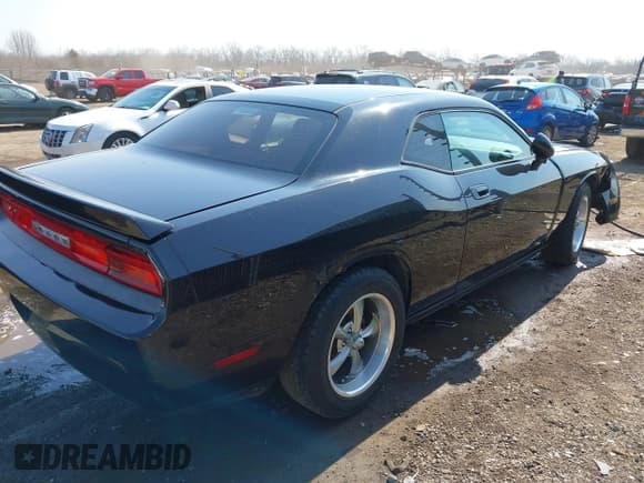✅ 2010 Dodge Challenger SE • VIN: 2B3CJ4DV8AH160651 • Lot: 41776925. Wystawiony na IAAI z przebiegiem 177 120 mil. Bezpłatny archiwum sprzedaży aukcyjnych z USA i szczegółowy raport historii pojazdu na DreamBid. Zdjęcie 4.