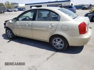 2006 Hyundai Accent GLS z VIN KMHCN46C36U025947, wystawiony jako Copart lot #59064354 z przebiegiem 139 598 mil mil oraz Szkoda całkowita • Salvage title. Historia ofert i sprzedaży dostępna na DreamBid. Obrazek 2.