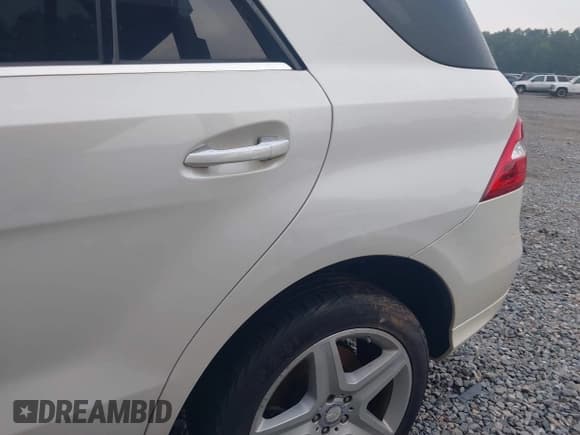 ✅ 2015 Mercedes-Benz M 400 • VIN: 4JGDA5GB0FA455979 • Лот: 42441695. Опубликован ранее на IAAI с пробегом 160 502 миль. Бесплатный доступ к архиву аукционных продаж из США и подробный отчёт об истории автомобиля на DreamBid. Изображение 6.