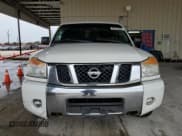 ✅ 2010 Nissan Titan SE • VIN: 1N6AA0CC8AN318599 • Lot: 88784085. Wystawiony na Copart z przebiegiem 195 487 mil. Bezpłatny archiwum sprzedaży aukcyjnych z USA i szczegółowy raport historii pojazdu na DreamBid. Zdjęcie 5.