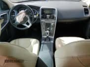 ✅ 2016 Volvo XC60 T5 Drive-E Premier • VIN: YV440MDK0G2832681 • Лот: 85833695. Опубликован ранее на Copart с пробегом 107 448 миль. Бесплатный доступ к архиву аукционных продаж из США и подробный отчёт об истории автомобиля на DreamBid. Изображение 8.