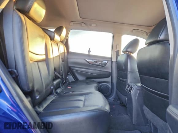 ✅ 2017 Nissan Rogue SV • VIN: 5N1AT2MT7HC827933 • Lot: 96121105. Listed on Copart with 67,217 mi. Free auction sales archive from the USA and detailed vehicle history report at DreamBid. Image 11.