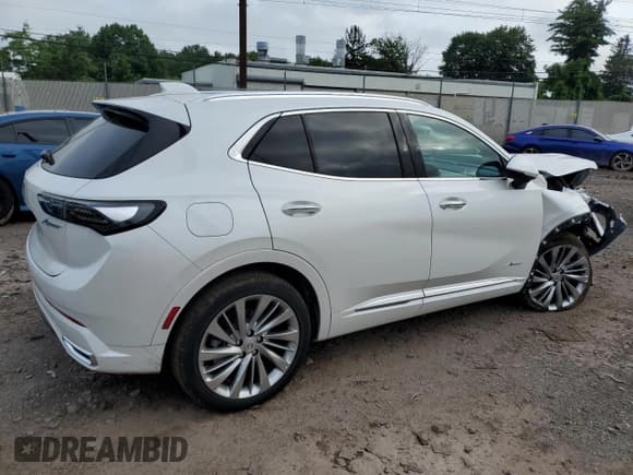 ✅ 2025 Buick Envision Avenir • VIN: LRBFZME47SD006942 • Lot: 64454535. Wystawiony na Copart z przebiegiem 1 424 mil. Bezpłatny archiwum sprzedaży aukcyjnych z USA i szczegółowy raport historii pojazdu na DreamBid. Zdjęcie 3.
