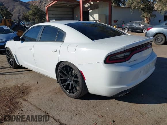 ✅ 2016 Dodge Charger SE • VIN: 2C3CDXBGXGH121262 • Лот: 43652599. Опубликован ранее на IAAI с пробегом 110 996 миль. Бесплатный доступ к архиву аукционных продаж из США и подробный отчёт об истории автомобиля на DreamBid. Изображение 3.