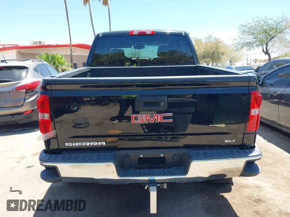 ✅ 2015 GMC Sierra 1500 • VIN: 3GTP1VEJ4FG532043 • Lot: 42525636. Wystawiony na IAAI z przebiegiem 69 468 mil. Bezpłatny archiwum sprzedaży aukcyjnych z USA i szczegółowy raport historii pojazdu na DreamBid. Zdjęcie 17.