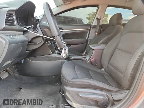 2019 Hyundai Elantra SEL с VIN 5NPD84LF7KH406414, выставлен на аукционе Copart как лот 71423335 с пробегом 161 274 миль миль и Списание • Salvage title. История ставок и продаж доступна на DreamBid. Изображение 7.