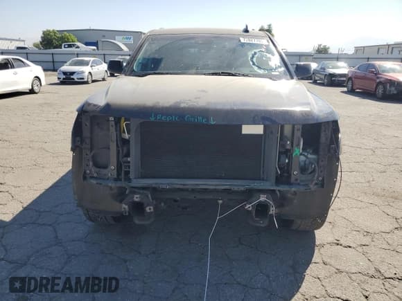 ✅ 2019 Chevrolet Tahoe LS • VIN: 1GNSCAKC6KR230757 • Lot: 72027705. Wystawiony na Copart z przebiegiem 82 004 mil. Bezpłatny archiwum sprzedaży aukcyjnych z USA i szczegółowy raport historii pojazdu na DreamBid. Zdjęcie 5.