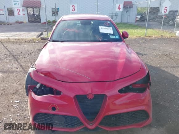 ✅ 2018 Alfa Romeo Giulia Ti Sport • VIN: ZARFAEEN7J7576238 • Лот: 42462272. Опубликован ранее на IAAI с пробегом 53 105 миль. Бесплатный доступ к архиву аукционных продаж из США и подробный отчёт об истории автомобиля на DreamBid. Изображение 13.