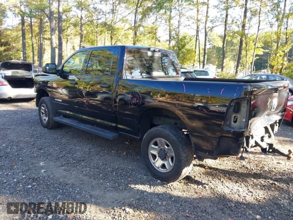 ✅ 2020 Ram 2500 Tradesman • VIN: 3C6UR5CL3LG302920 • Lot: 43472776. Wystawiony na IAAI z przebiegiem 143 535 mil. Bezpłatny archiwum sprzedaży aukcyjnych z USA i szczegółowy raport historii pojazdu na DreamBid. Zdjęcie 3.
