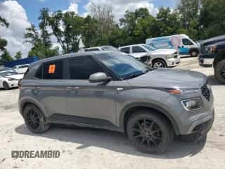 2020 Hyundai Venue SE z VIN KMHRB8A33LU020034, wystawiony jako Copart lot #69420724 z przebiegiem 76 413 mil mil oraz Szkoda całkowita • Salvage title. Historia ofert i sprzedaży dostępna na DreamBid. Obrazek 4.