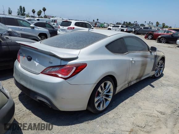 ✅ 2013 Hyundai Genesis Coupe Grand Touring • VIN: KMHHU6KJ0DU106880 • Lot: 41529559. Wystawiony na IAAI z przebiegiem Nie podano. Bezpłatny archiwum sprzedaży aukcyjnych z USA i szczegółowy raport historii pojazdu na DreamBid. Zdjęcie 4.