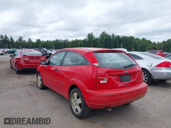 ✅ 2007 Ford Focus S • VIN: 1FAHP31N57W193236 • Lot: 43049691. Wystawiony na IAAI z przebiegiem 149 312 mil. Bezpłatny archiwum sprzedaży aukcyjnych z USA i szczegółowy raport historii pojazdu na DreamBid. Zdjęcie 3.