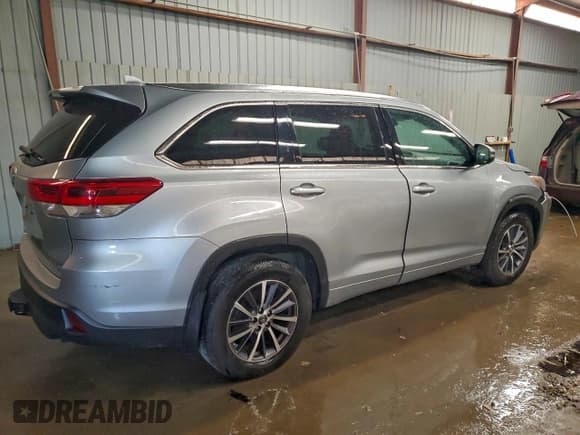 ✅ 2018 Toyota Highlander SE • VIN: 5TDJZRFH1JS551905 • Lot: 93914065. Wystawiony na Copart z przebiegiem 112 276 mil. Bezpłatny archiwum sprzedaży aukcyjnych z USA i szczegółowy raport historii pojazdu na DreamBid. Zdjęcie 3.