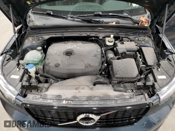 ✅ 2022 Volvo XC40 R-Design • VIN: YV4162UM3N2732255 • Lot: 90449325. Listed on Copart with 29,582 mi. Free auction sales archive from the USA and detailed vehicle history report at DreamBid. Image 12.