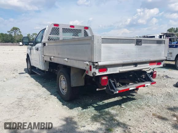 ✅ 2019 Ford F-250 XL • VIN: 1FDBF2A61KED44637 • Lot: 42774481. Listed on IAAI with 90,869 mi. Free auction sales archive from the USA and detailed vehicle history report at DreamBid. Image 3.