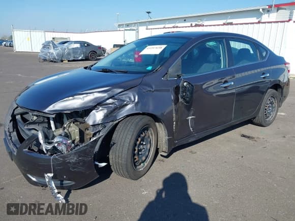 ✅ 2014 Nissan Sentra S • VIN: 1N4AB7AP4EN853827 • Lot: 43297658. Listed on IAAI with 139,561 mi. Free auction sales archive from the USA and detailed vehicle history report at DreamBid. Image 19.