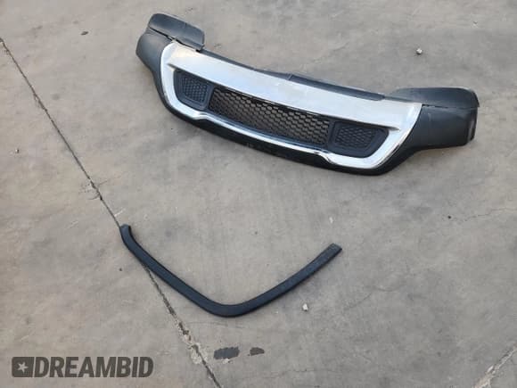 ✅ 2016 Jeep Grand Cherokee Limited • VIN: 1C4RJEBG1GC392734 • Lot: 89822195. Listed on Copart with 125,585 mi. Free auction sales archive from the USA and detailed vehicle history report at DreamBid. Image 13.