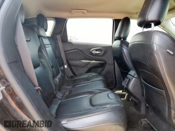 ✅ 2015 Jeep Cherokee Latitude • VIN: 1C4PJLCBXFW530928 • Лот: 69195285. Опубликован ранее на Copart с пробегом 121 180 миль. Бесплатный доступ к архиву аукционных продаж из США и подробный отчёт об истории автомобиля на DreamBid. Изображение 11.