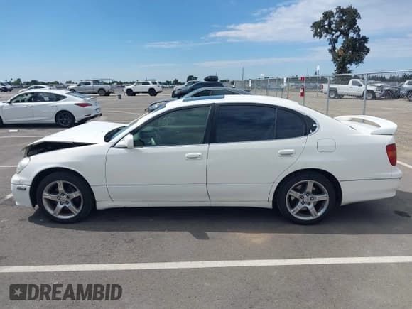 ✅ 1998 Lexus GS 400 • VIN: JT8BH68X7W0012160 • Lot: 43317080. Wystawiony na IAAI z przebiegiem 259 211 mil. Bezpłatny archiwum sprzedaży aukcyjnych z USA i szczegółowy raport historii pojazdu na DreamBid. Zdjęcie 14.