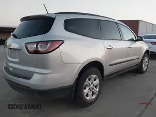 ✅ 2017 Chevrolet Traverse LS • VIN: 1GNKRFKD4HJ238853 • Lot: 43411770. Wystawiony na IAAI z przebiegiem 54 100 mil. Bezpłatny archiwum sprzedaży aukcyjnych z USA i szczegółowy raport historii pojazdu na DreamBid. Zdjęcie 4.