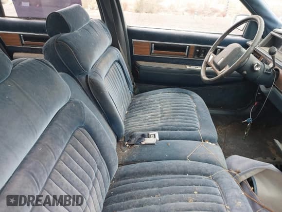 ✅ 1985 Oldsmobile 98 • VIN: 1G3CW6935F1319814 • Лот: 41753028. Опубликован ранее на IAAI с пробегом 247 168 миль. Бесплатный доступ к архиву аукционных продаж из США и подробный отчёт об истории автомобиля на DreamBid. Изображение 5.
