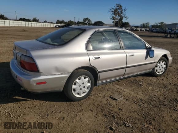 ✅ 1997 Honda Accord LX • VIN: 1HGCD5634VA239196 • Лот: 72987064. Опубликован ранее на Copart с пробегом 159 792 миль. Бесплатный доступ к архиву аукционных продаж из США и подробный отчёт об истории автомобиля на DreamBid. Изображение 3.