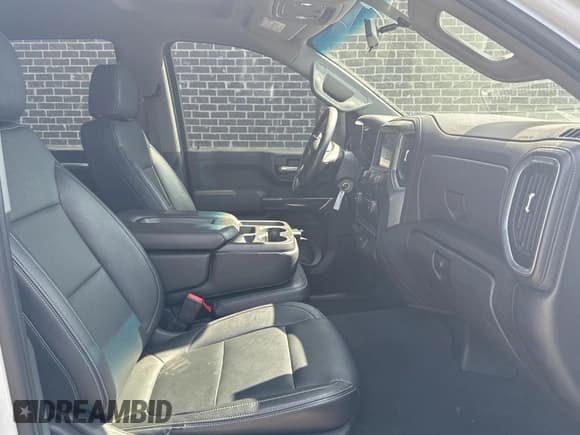 ✅ 2021 Chevrolet Silverado 2500HD LT • VIN: 1GC1YNEY6MF260186 • Lot: 85137715. Wystawiony na Copart z przebiegiem 91 649 mil. Bezpłatny archiwum sprzedaży aukcyjnych z USA i szczegółowy raport historii pojazdu na DreamBid. Zdjęcie 5.