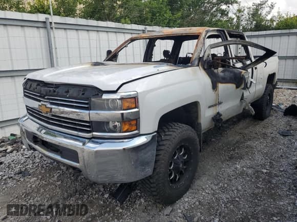 ✅ 2015 Chevrolet Silverado 2500HD LT • VIN: 1GC1KVE86FF136892 • Лот: 66849745. Опубликован ранее на Copart с пробегом Не указан. Бесплатный доступ к архиву аукционных продаж из США и подробный отчёт об истории автомобиля на DreamBid. Изображение 1.
