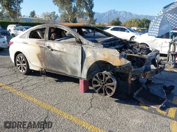 ✅ 2013 Hyundai Sonata SE • VIN: 5NPEC4AB6DH748801 • Lot: 43570293. Listed on IAAI with Not provided. Free auction sales archive from the USA and detailed vehicle history report at DreamBid. Image 1.