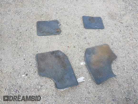 ✅ 1996 Buick Regal Custom • VIN: 2G4WB52K2T1427121 • Lot: 42873690. Wystawiony na IAAI z przebiegiem 152 343 mil. Bezpłatny archiwum sprzedaży aukcyjnych z USA i szczegółowy raport historii pojazdu na DreamBid. Zdjęcie 17.