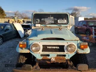 ✅ 1977 Toyota Land Cruiser • VIN: FJ40252050 • Лот: 45896285. Опубликован ранее на Copart с пробегом 9 921 миль. Бесплатный доступ к архиву аукционных продаж из США и подробный отчёт об истории автомобиля на DreamBid. Изображение 5.