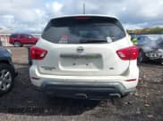 ✅ 2018 Nissan Pathfinder S • VIN: 5N1DR2MN3JC618434 • Lot: 43515967. Listed on IAAI with 134,198 mi. Free auction sales archive from the USA and detailed vehicle history report at DreamBid. Image 17.