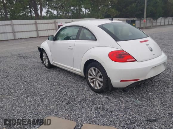 ✅ 2014 Volkswagen Beetle 2.0L TDI w/Sun/Sound/Nav • VIN: 3VWJL7AT1EM667366 • Lot: 43104884. Wystawiony na IAAI z przebiegiem 52 218 mil. Bezpłatny archiwum sprzedaży aukcyjnych z USA i szczegółowy raport historii pojazdu na DreamBid. Zdjęcie 3.