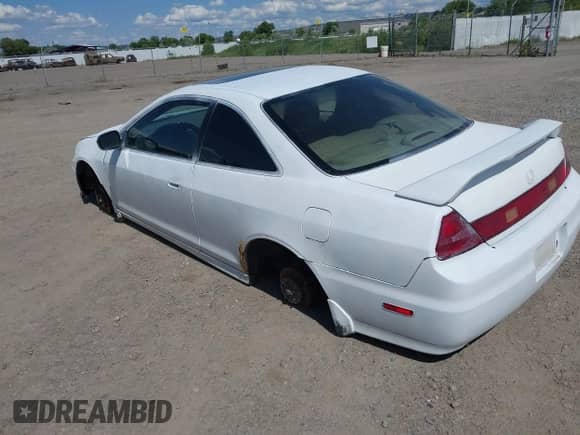 2001 Honda Accord EX с VIN 1HGCG22591A013582, выставлен на аукционе IAAI как лот 42402702 с пробегом 253 818 миль миль и . История ставок и продаж доступна на DreamBid. Изображение 3.