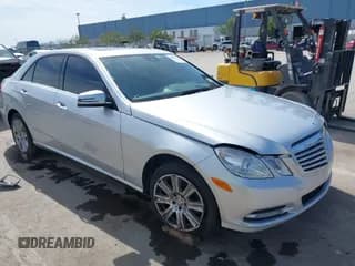 ✅ 2013 Mercedes-Benz E 350 Luxury • VIN: WDDHF5KB0DA688195 • Лот: 38972635. Опубликован ранее на IAAI с пробегом 88 887 миль. Бесплатный доступ к архиву аукционных продаж из США и подробный отчёт об истории автомобиля на DreamBid. Изображение 1.