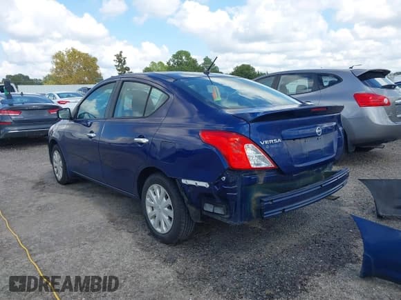 ✅ 2019 Nissan Versa SV • VIN: 3N1CN7AP8KL807572 • Lot: 43453358. Listed on IAAI with 115,909 mi. Free auction sales archive from the USA and detailed vehicle history report at DreamBid. Image 3.