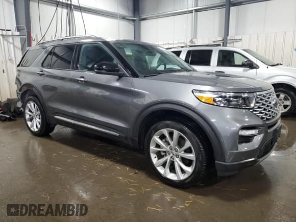 ✅ 2023 Ford Explorer Platinum • VIN: 1FM5K8HC8PGB81634 • Lot: 87465165. Listed on Copart with 14,300 mi. Free auction sales archive from the USA and detailed vehicle history report at DreamBid. Image 4.