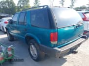 ✅ 1995 Chevrolet Blazer • VIN: 1GNDT13W9SK201781 • Lot: 43080590. Wystawiony na IAAI z przebiegiem 140 231 mil. Bezpłatny archiwum sprzedaży aukcyjnych z USA i szczegółowy raport historii pojazdu na DreamBid. Zdjęcie 3.