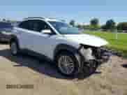 ✅ 2020 Hyundai Kona SEL • VIN: KM8K2CAA9LU593135 • Lot: 66910993. Wystawiony na Copart z przebiegiem 42 195 mil mil. Skorzystaj z bezpłatnego archiwum sprzedaży aukcyjnych z USA i zobacz szczegółowy raport historii pojazdu na DreamBid. Zdjęcie 4.