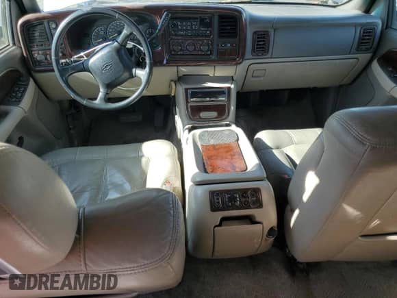 2002 Chevrolet Suburban Z71 с VIN 3GNFK16T02G237847, выставлен на аукционе Copart как лот 85391084 с пробегом 277 509 миль миль и Чистый • Clean title. История ставок и продаж доступна на DreamBid. Изображение 8.