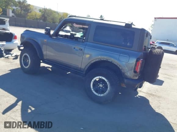 ✅ 2022 Ford Bronco • VIN: 1FMDE5CP9NLB82078 • Лот: 43563796. Опубликован ранее на IAAI с пробегом 48 365 миль. Бесплатный доступ к архиву аукционных продаж из США и подробный отчёт об истории автомобиля на DreamBid. Изображение 3.